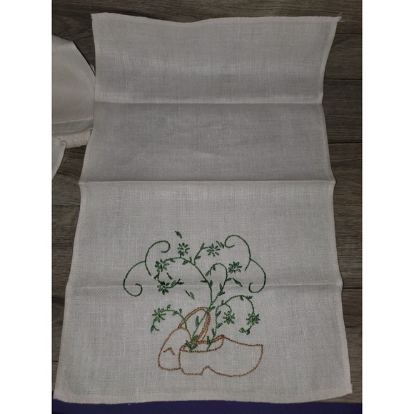 Set Of 4 Vintage Needle Point Napkins - Picture 3 of 4